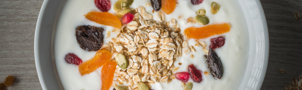 Overnight Oats with yogurt and dried fruits